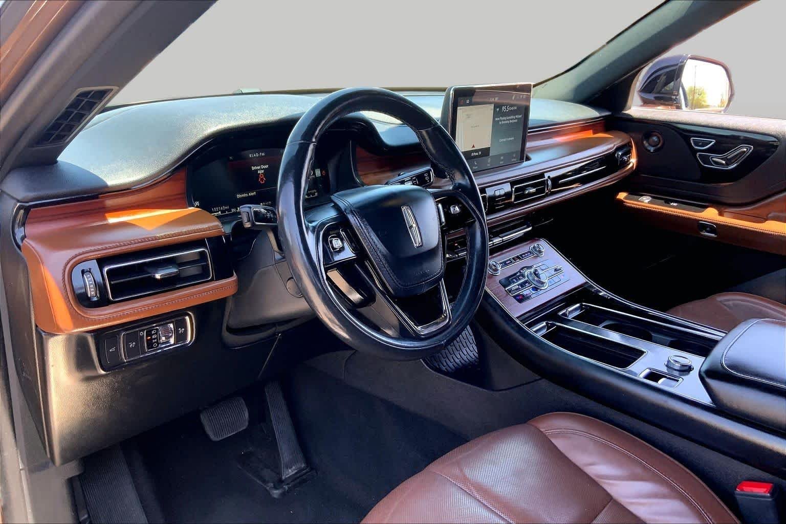 Used 2022 Bronze Smoke Metallic Clearcoat Lincoln Reserve image 15