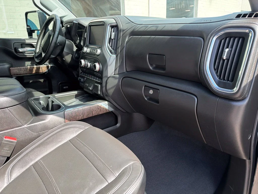 Used 2023 Onyx Black GMC Denali image 31