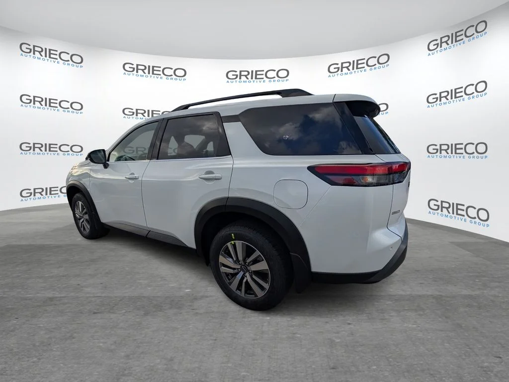 New 2026 Everest White Pearl TriCoat Nissan SL image 5