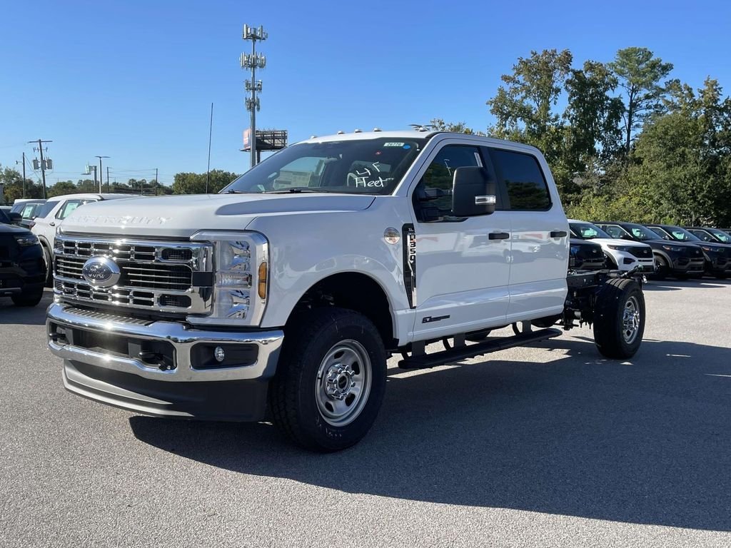 New 2026 Oxford White Ford F-350® XL image 3