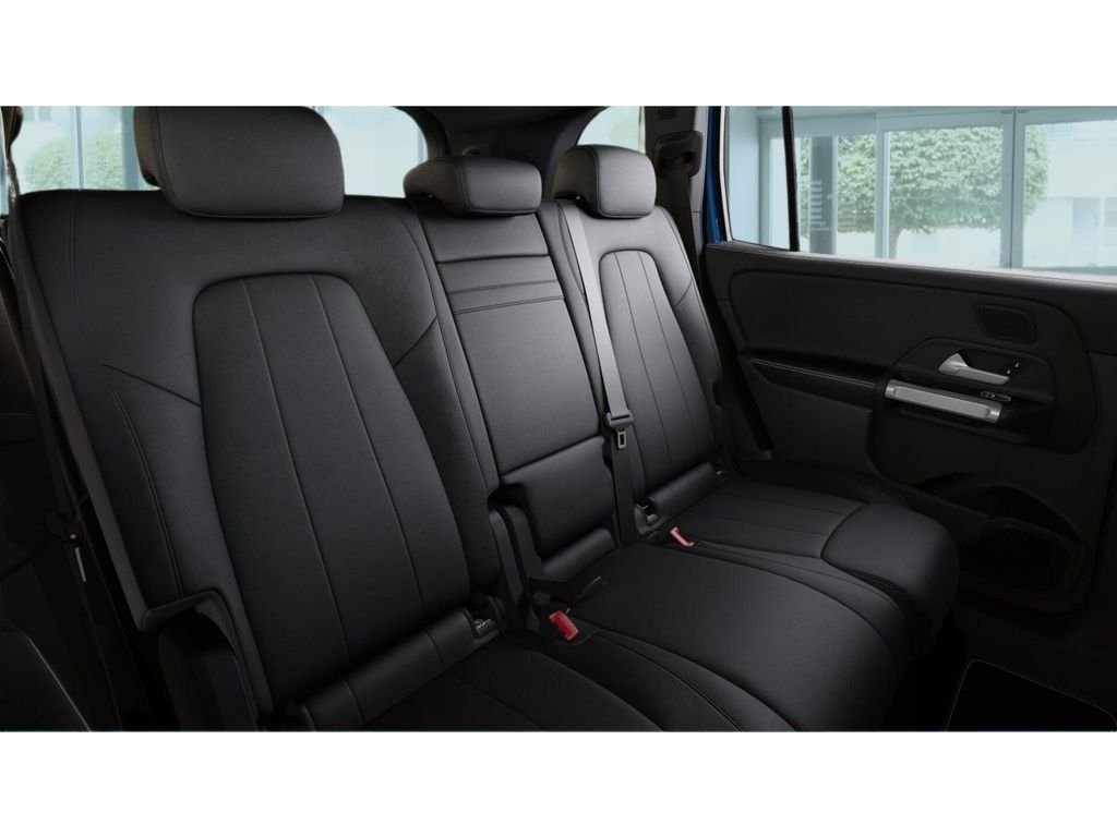New 2026 Starling Blue Metallic Mercedes-Benz GLB 250 image 5