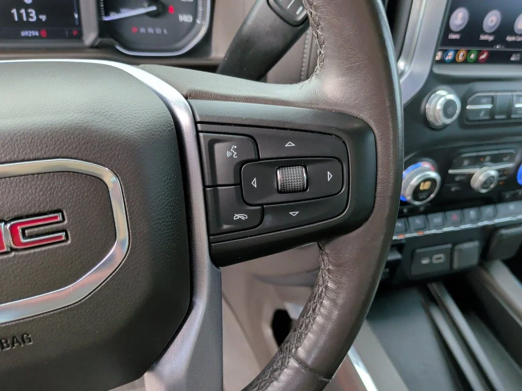 Used 2019 White GMC SLT image 19