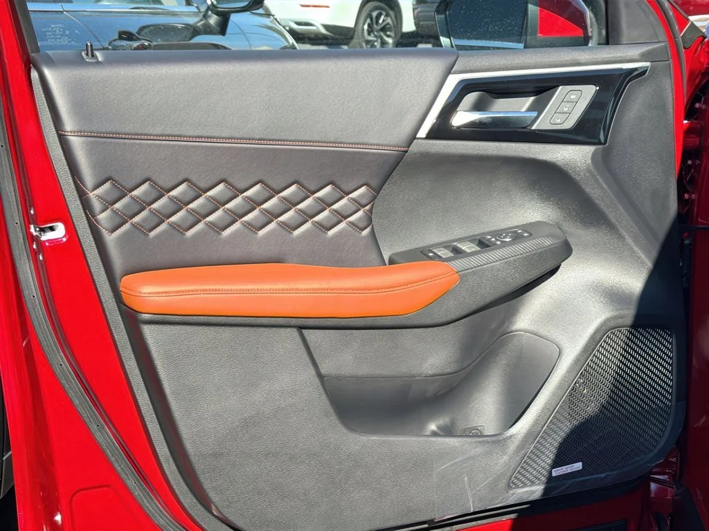 2025 Mitsubishi Outlander Plug-in Hybrid SEL - Photo 7