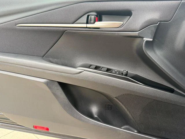 2025 Toyota Camry LE - Photo 22