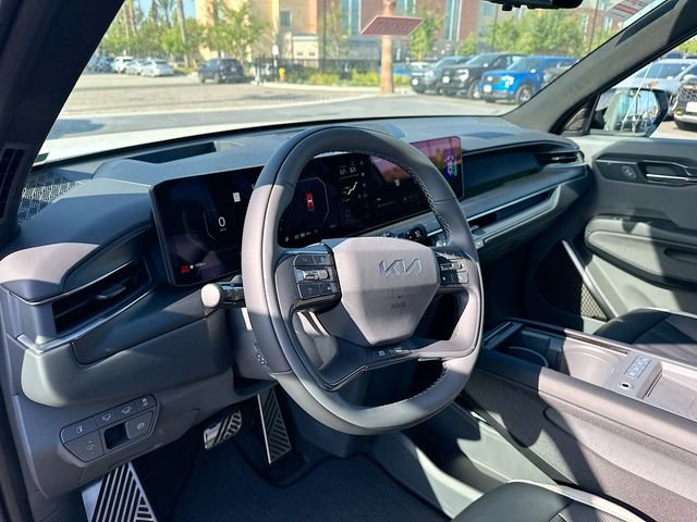 New 2026 Glacial White Pearl / Black Ro Kia GT-Line AWD image 9