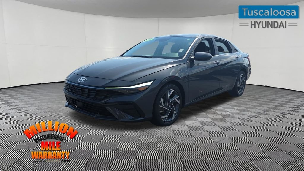 Certified Used 2025 Gray Hyundai SEL Convenience image 3