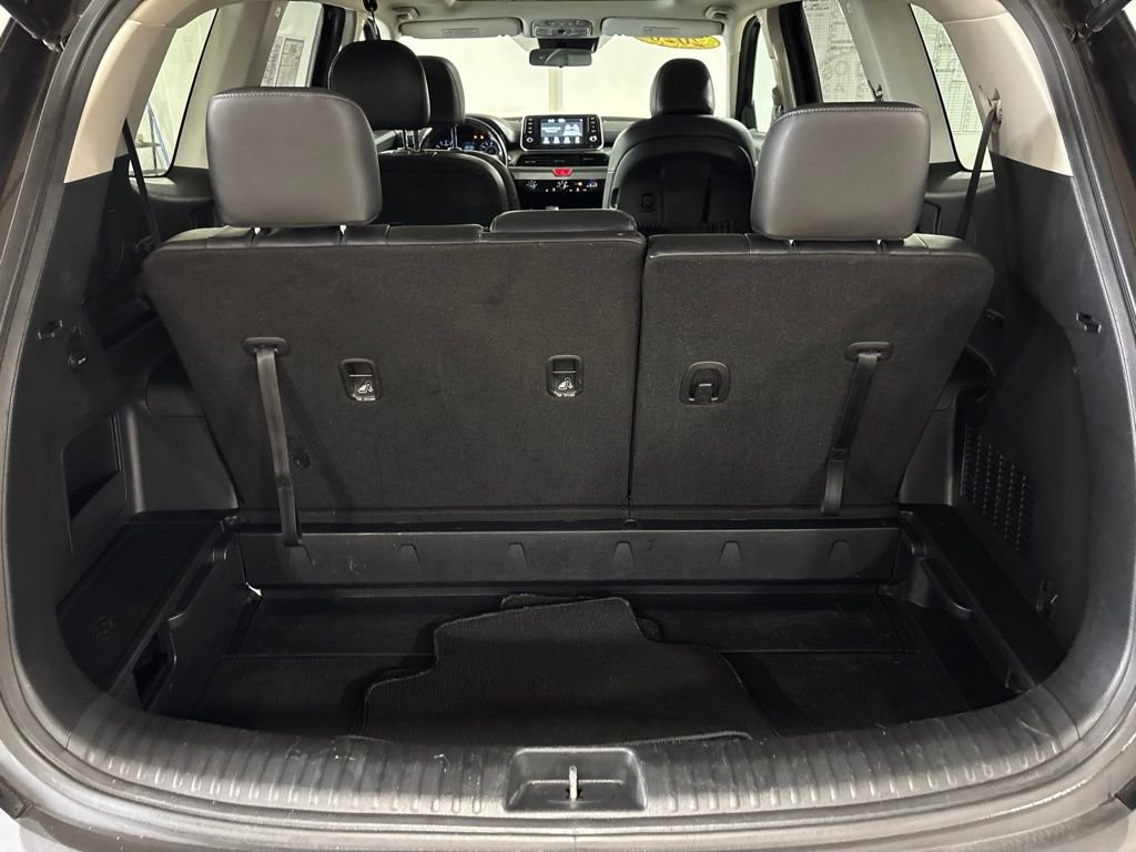 Used 2020 Black Kia S image 12