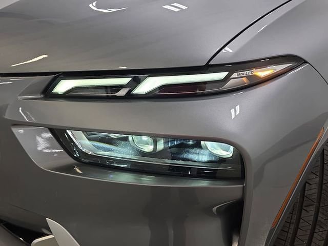 Used 2023 Gray BMW xDrive40i image 29
