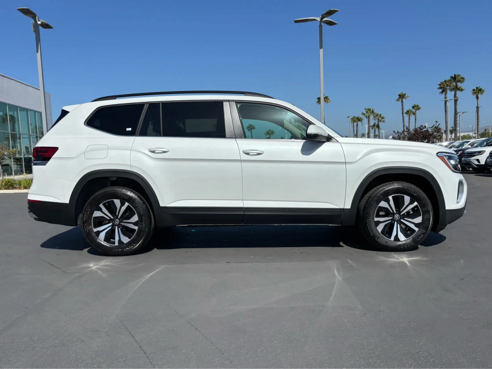 New 2026 OPAL WHITE Volkswagen 2.0T SE image 2