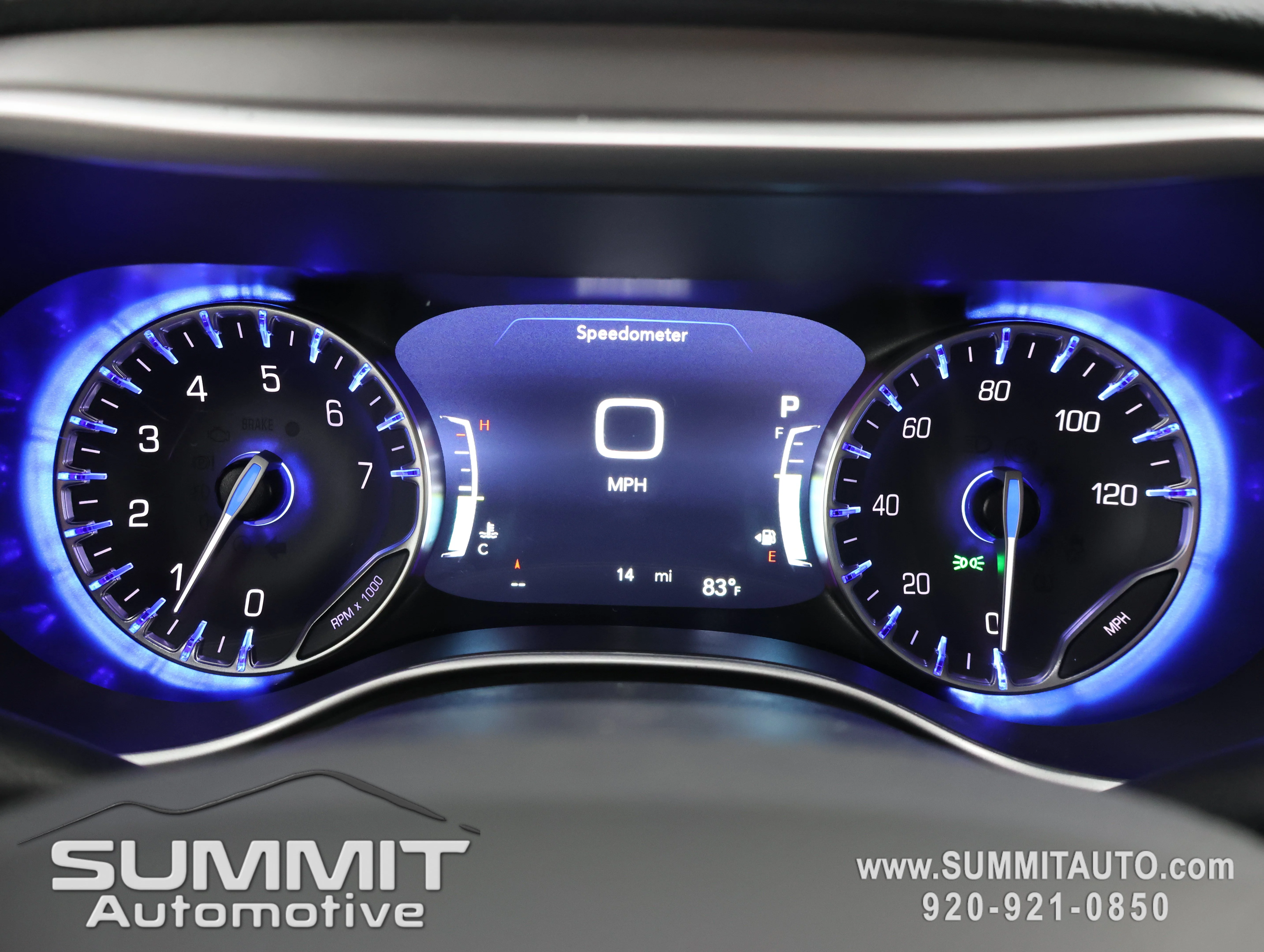 New 2027 Diamond Black Crystal Pearl-Coat Exterior Paint Chrysler Limited image 11