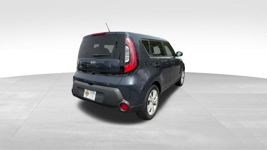 Used 2015 Blue Kia Plus image 7
