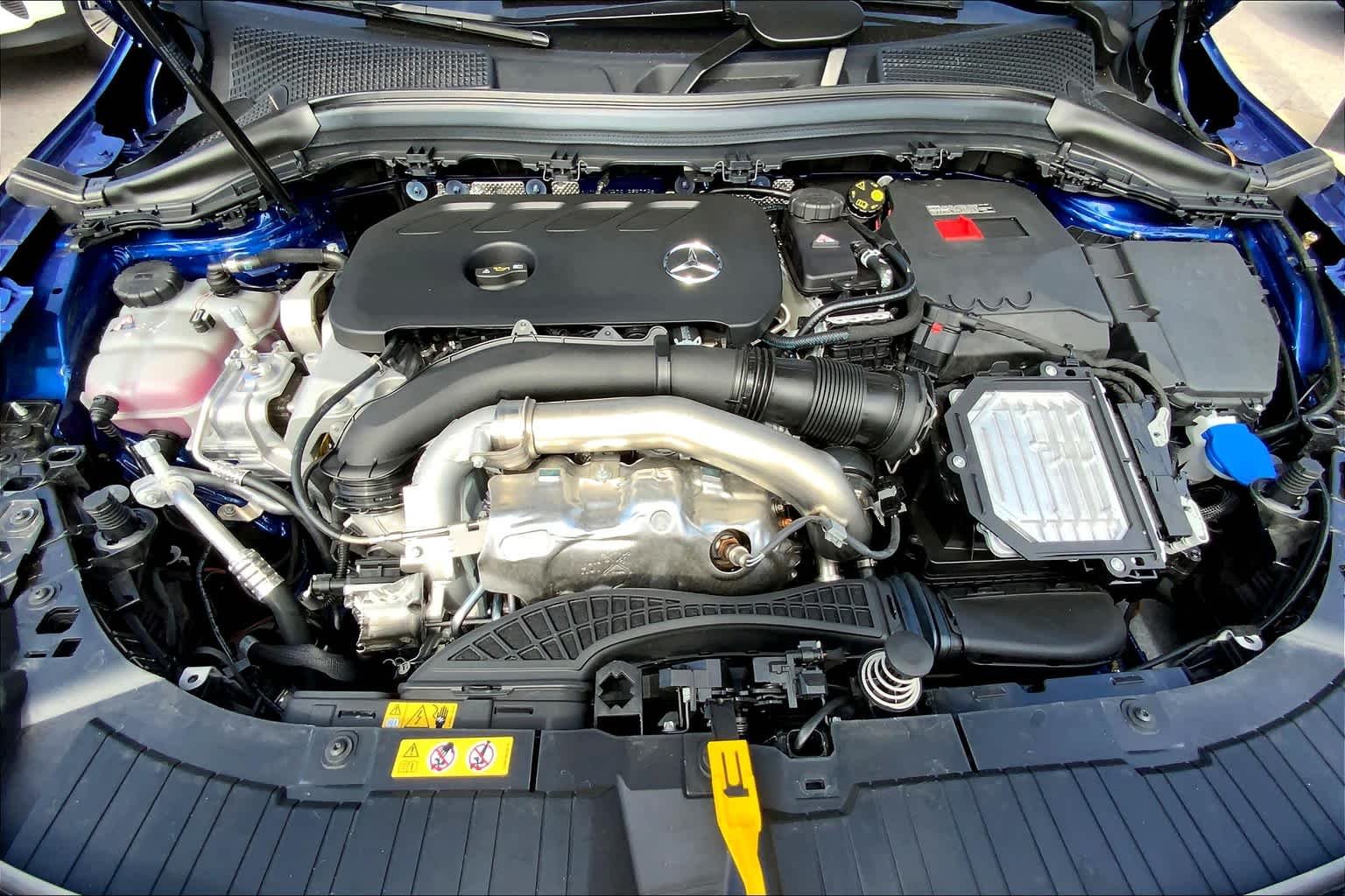 Used 2025 Starling Blue Metallic Mercedes-Benz GLA 250 image 18