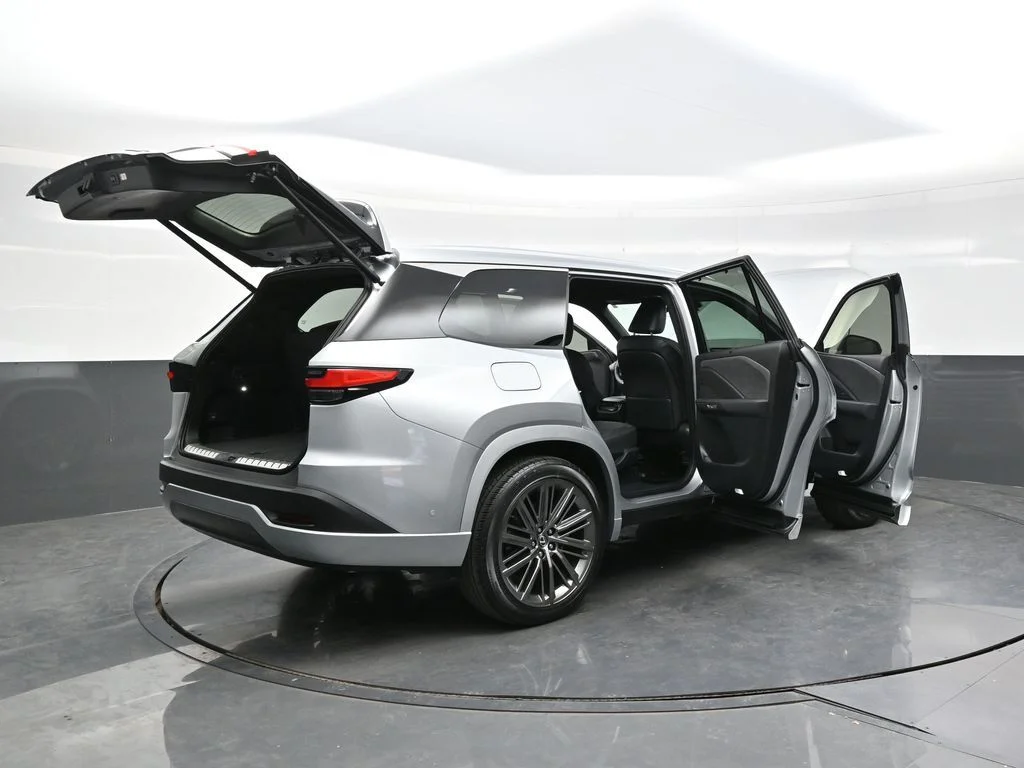 Used 2024 Silver Lexus 550h+ Luxury image 54