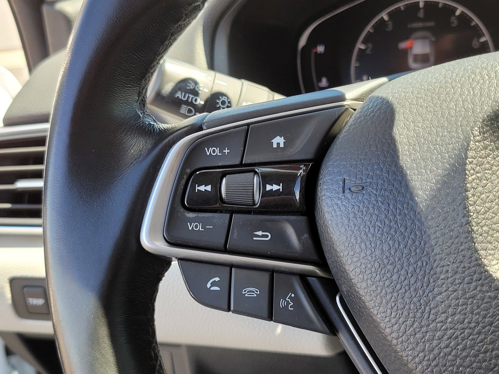 Used 2022  Honda EX-L image 25