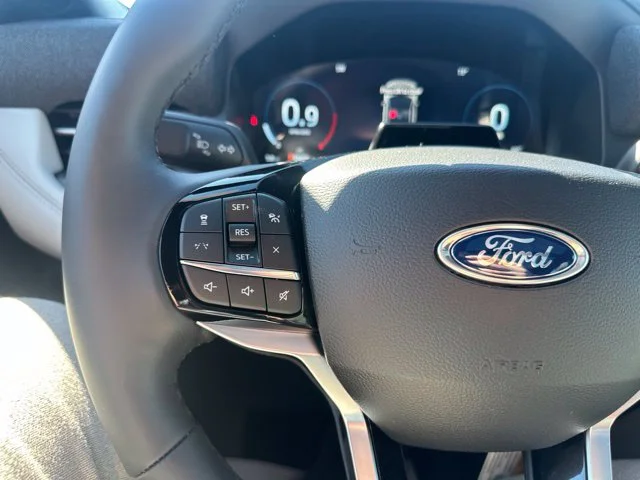New 2027 Avalanche Gray Ford Platinum™ image 40