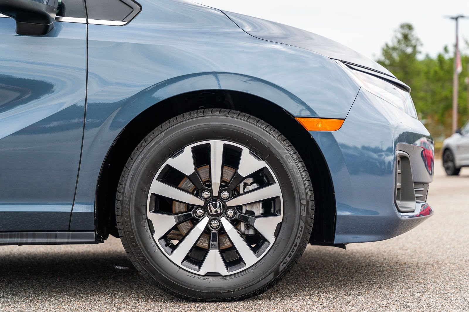 2025 Honda Odyssey EX-L - Photo 9