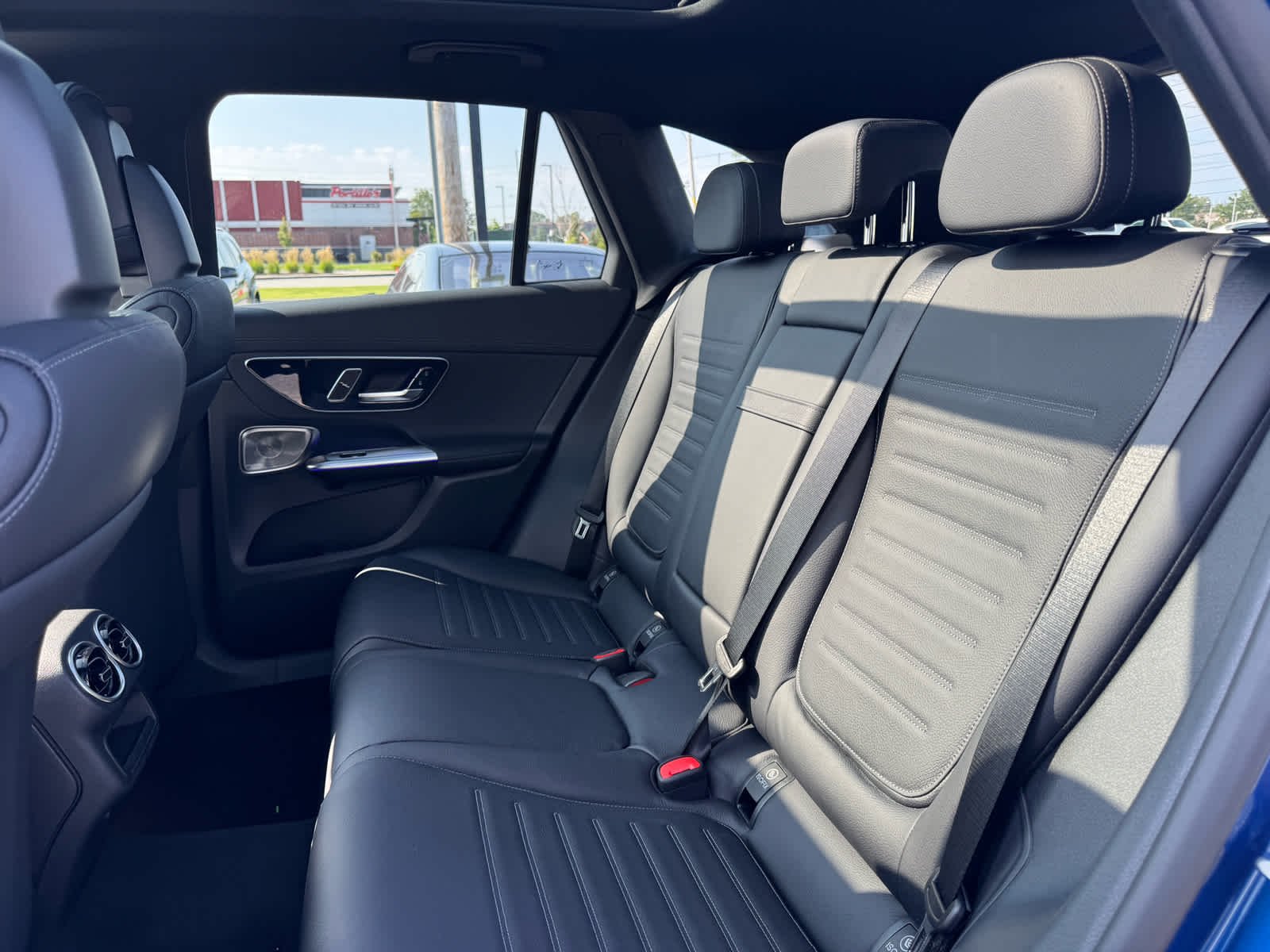 New 2027 Starling Blue Metallic Mercedes-Benz GLC 300 image 32