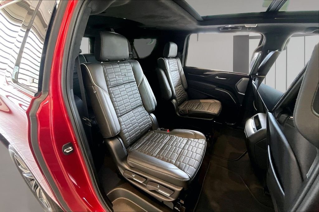 Used 2024 Red Cadillac Sport Platinum image 29
