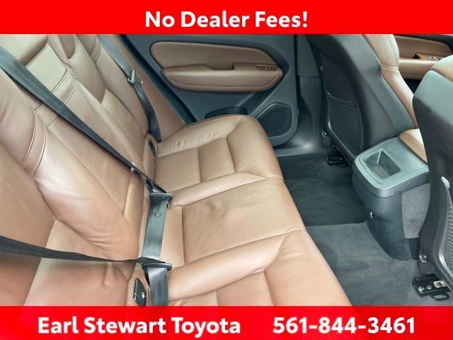 Used 2019 White Volvo T5 Momentum image 36