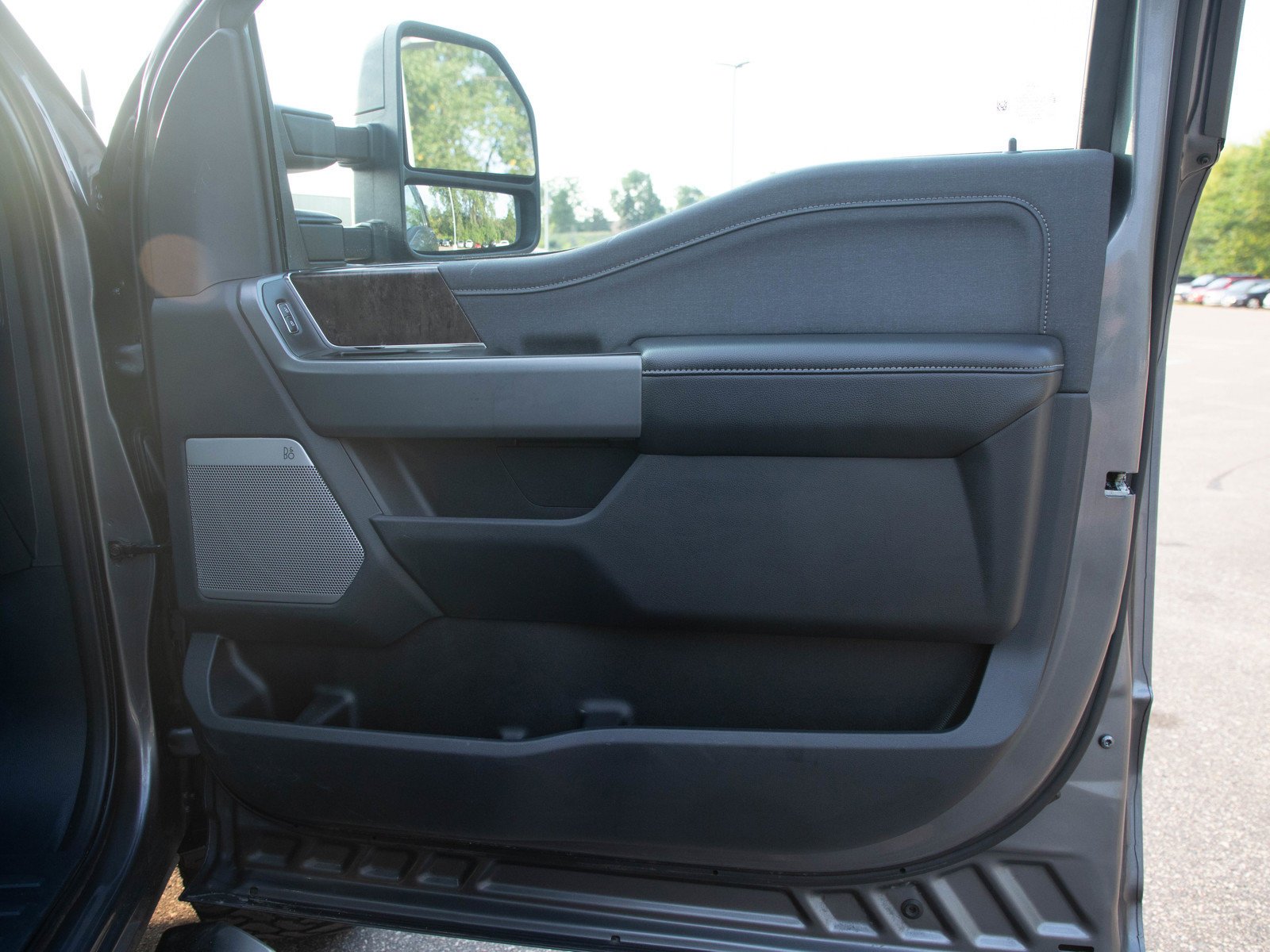 Used 2024  Ford  image 13