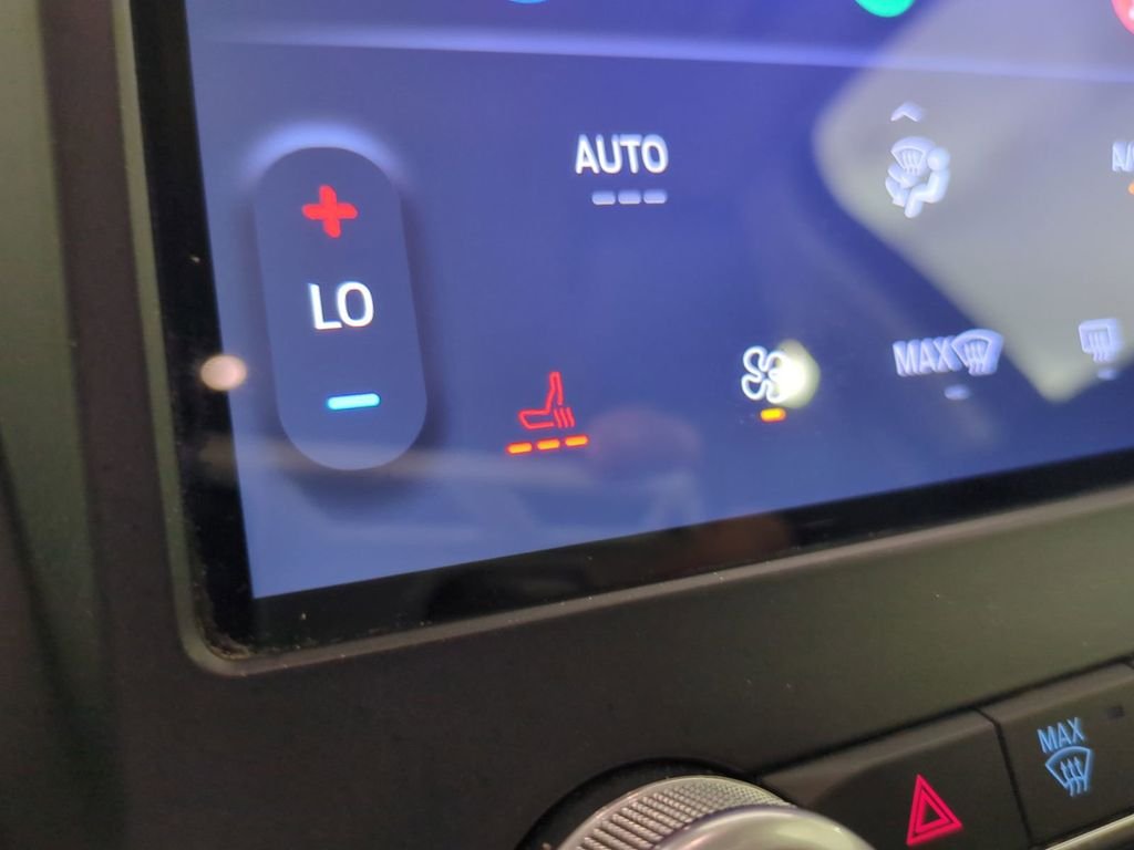 Used 2022 White Ford SEL image 27