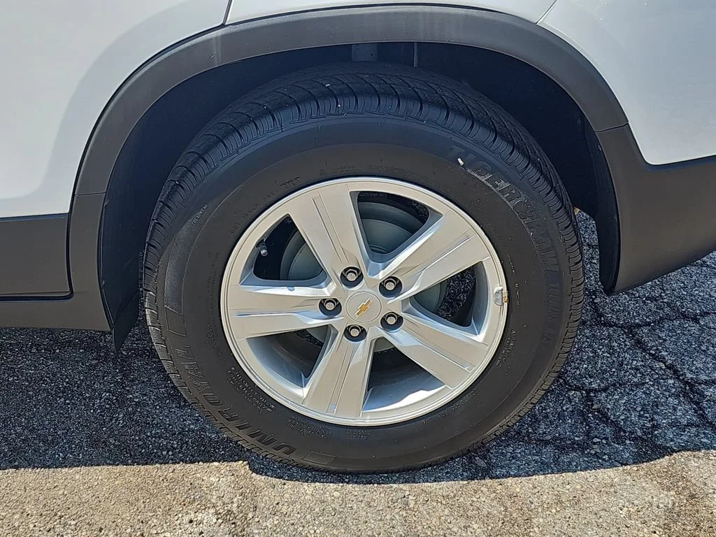 Certified Used 2019 SUMMIT WHITE Chevrolet LT image 37