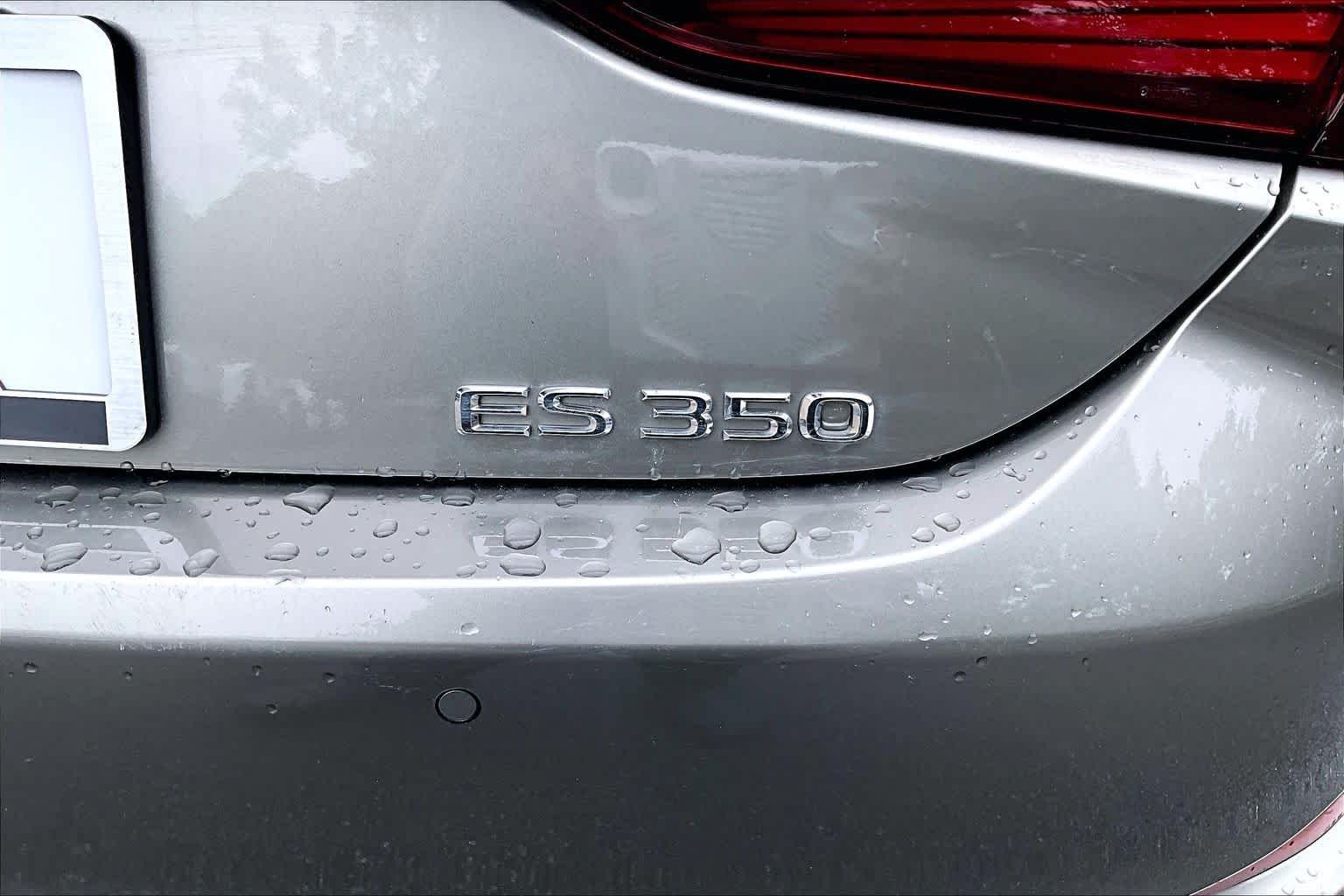 Used 2020 Atomic Silver Lexus  image 10