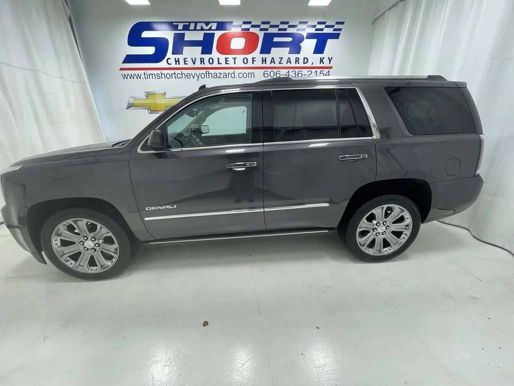 Used 2015 Gray GMC Denali image 9