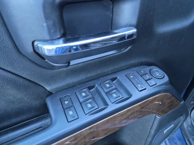 Used 2015 Deep Ocean Blue Chevrolet LTZ image 10