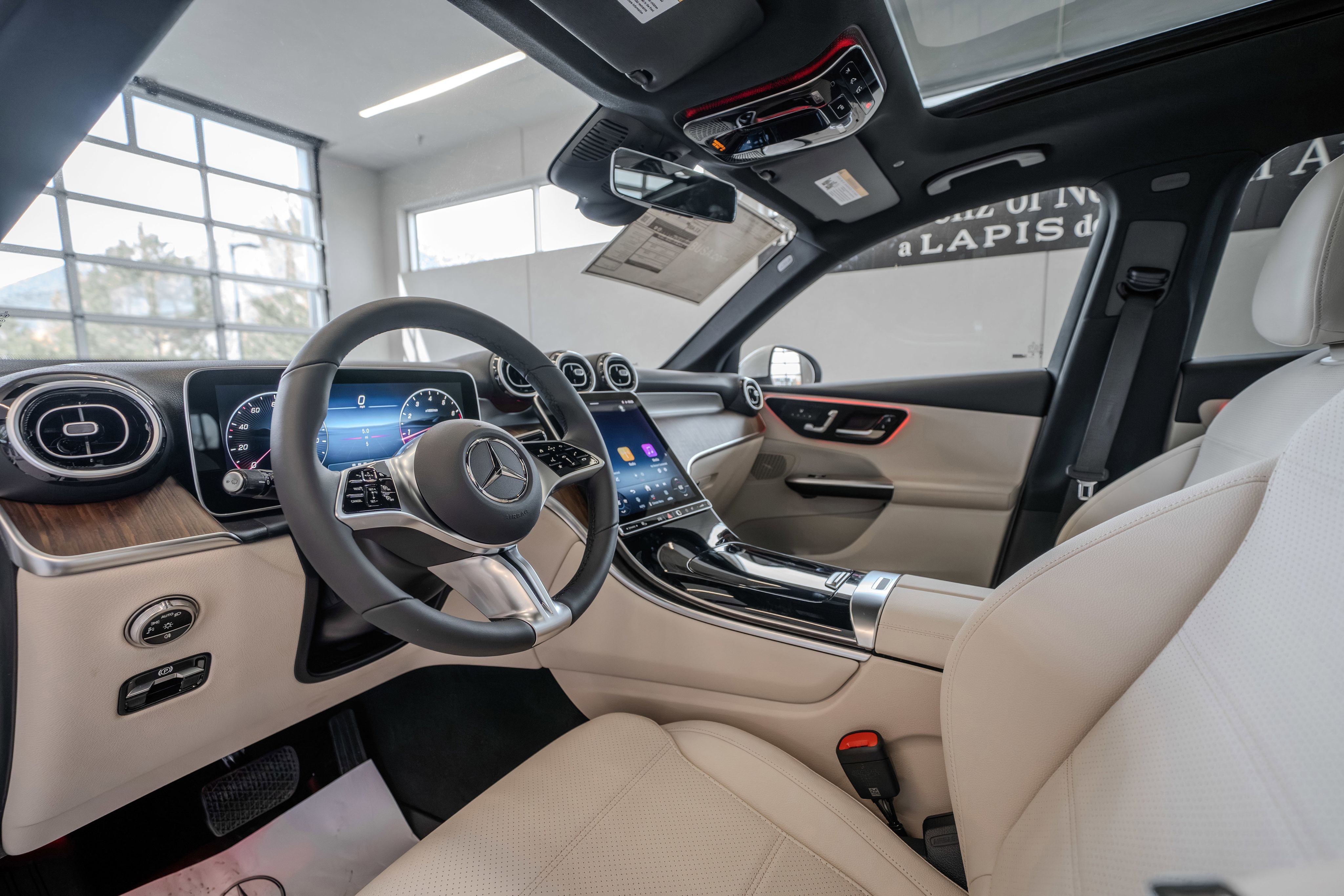 New 2026 Polar White Mercedes-Benz GLC 300 image 6