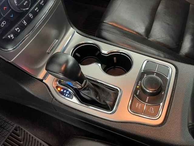 Certified Used 2018 White Jeep Limited image 25