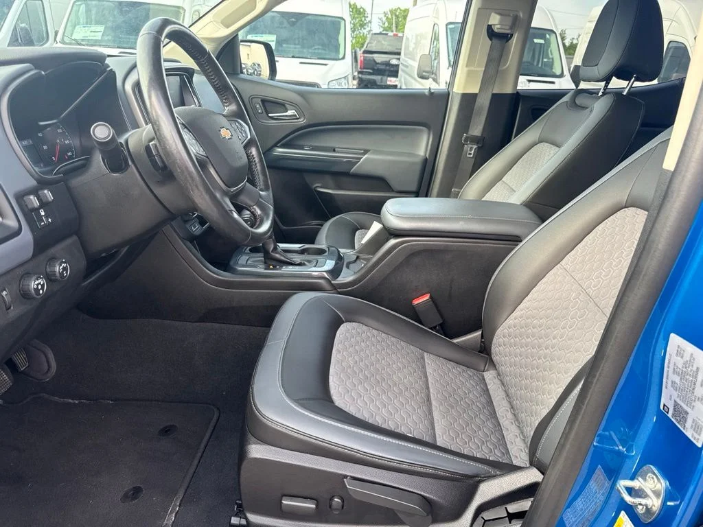 Used 2021 Blue Chevrolet Z71 image 9