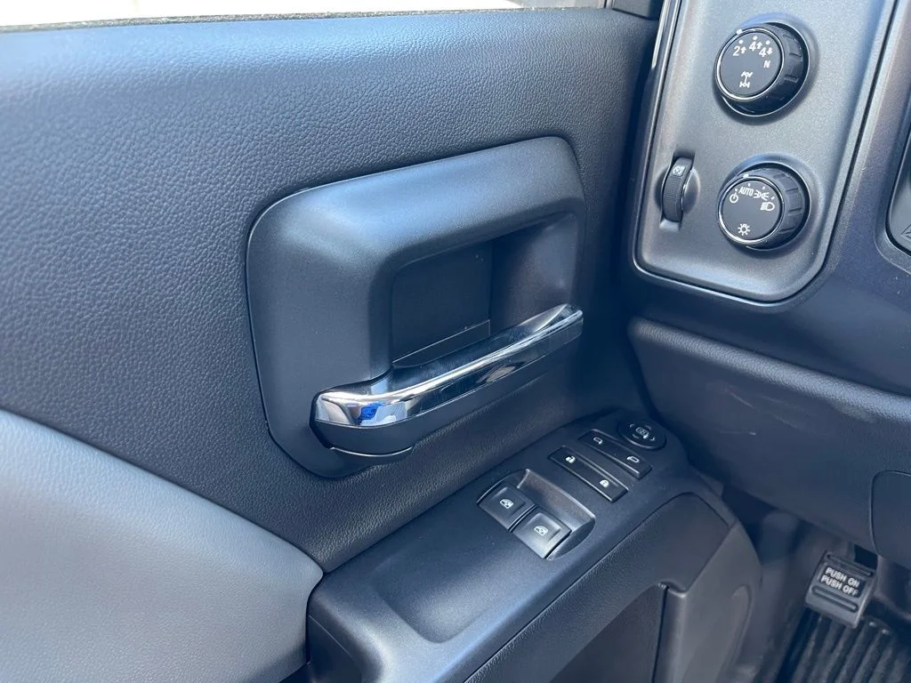 Used 2024 Summit White Chevrolet 1WT image 13