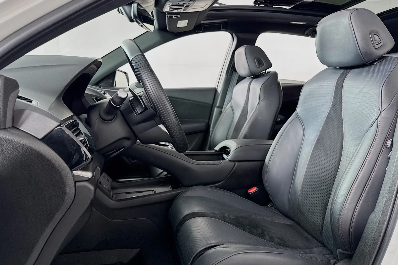 Used 2022 WHITE PEARL Acura A-Spec image 16