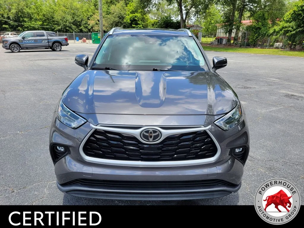 Used 2022 Gray Toyota XLE image 10