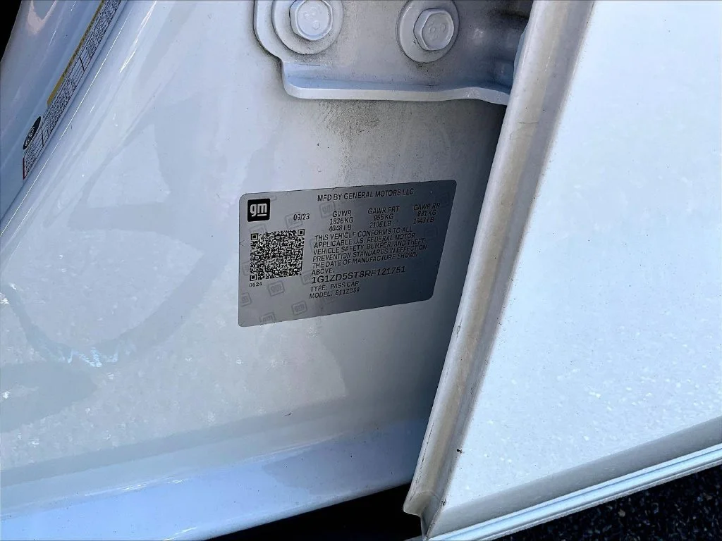 Used 2024 White Chevrolet LT image 21