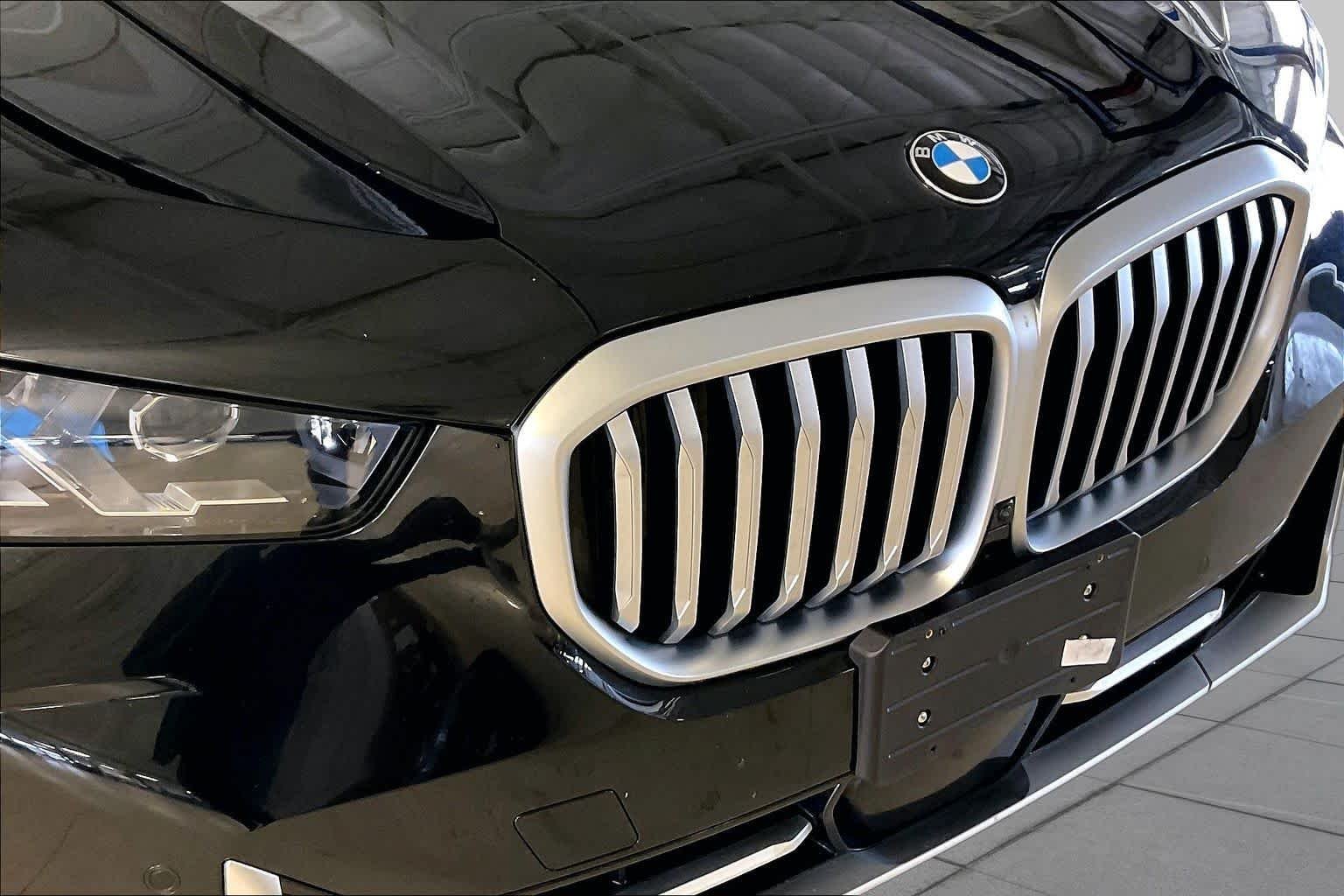 Used 2026  BMW sDrive40i image 30