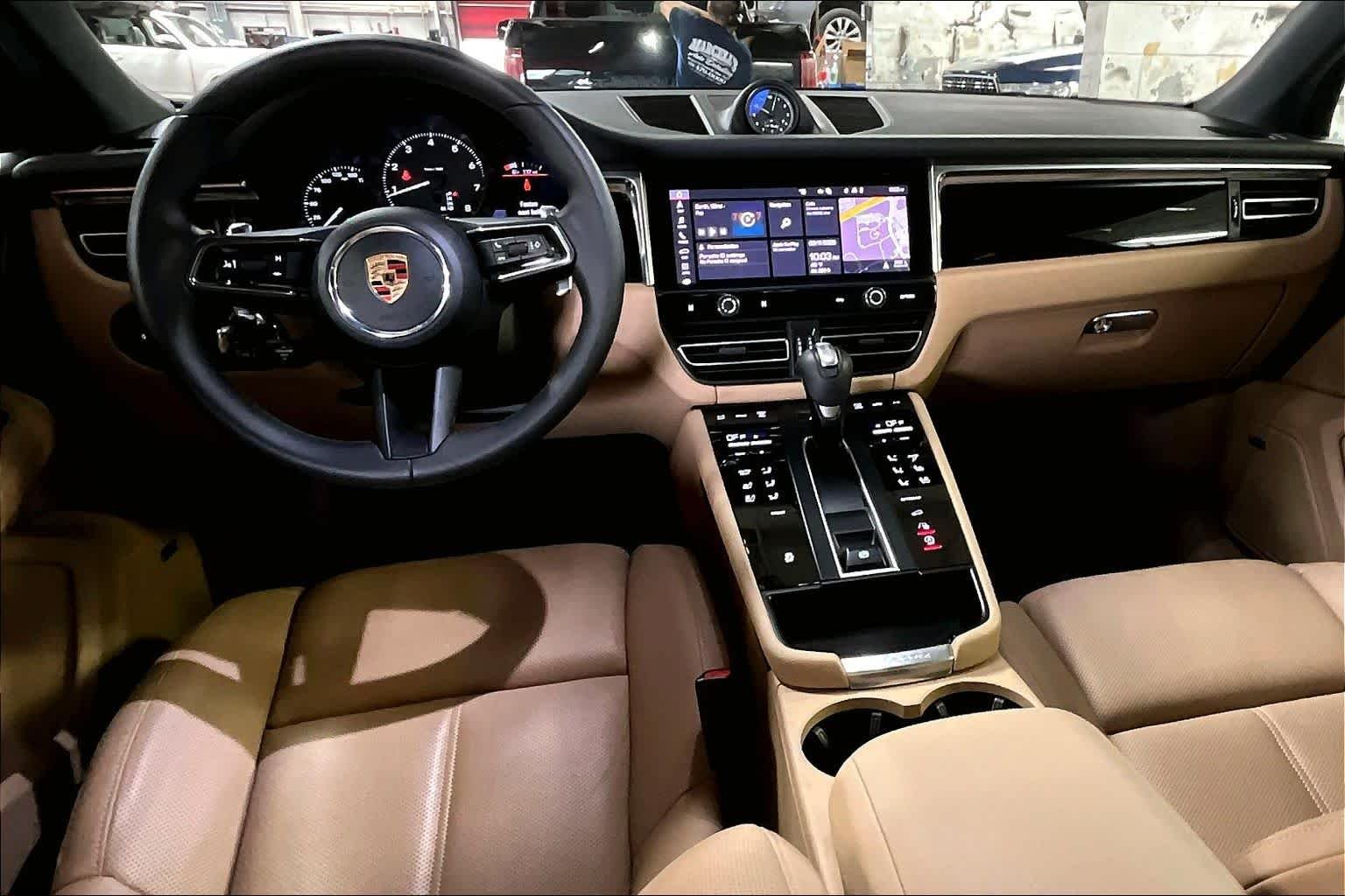 2025 Porsche Macan Base - Photo 15