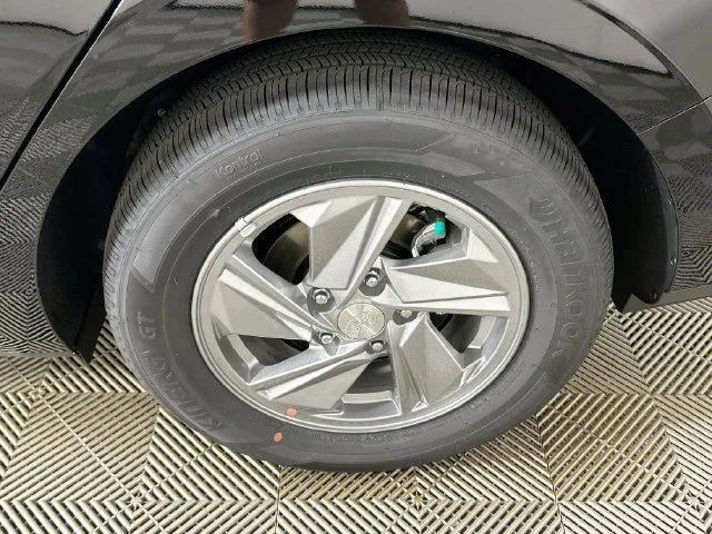New 2026 Black Hyundai SE image 20