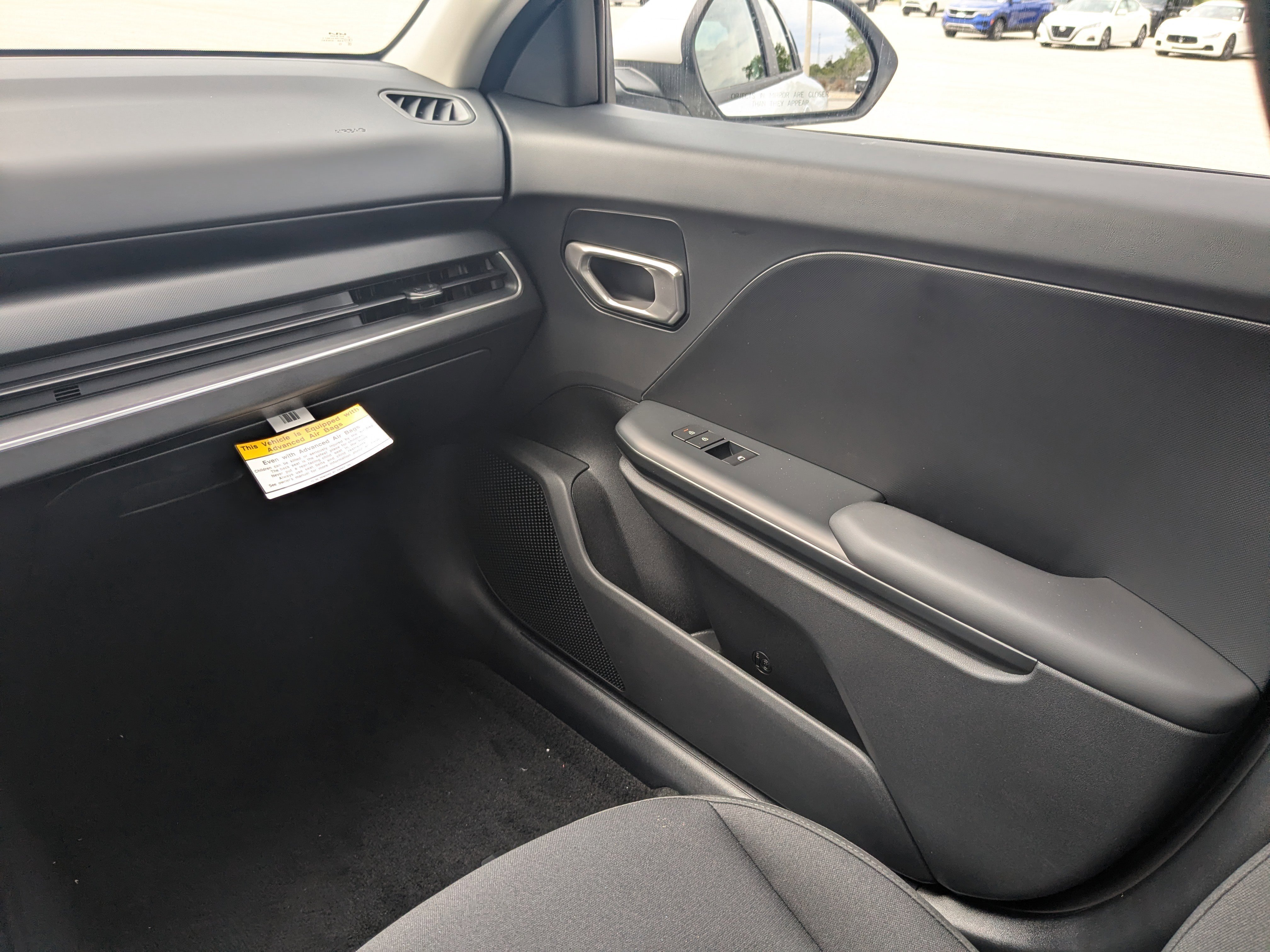 New 2026 Snow White Pearl Kia LX image 18