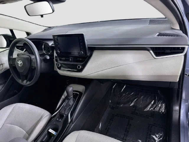 Certified Used 2022  Toyota LE image 28