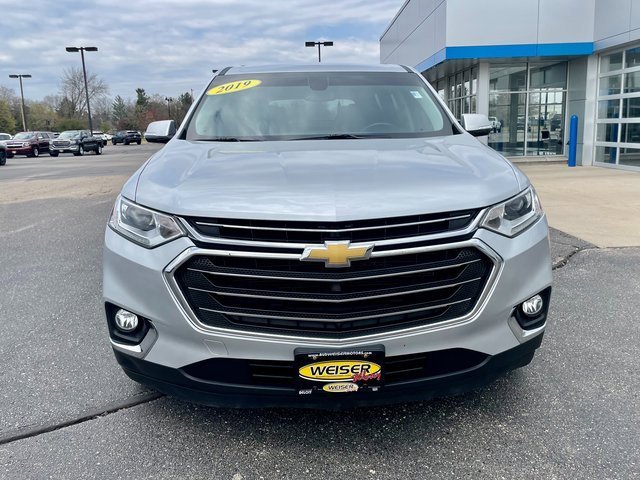Used 2019 Chevrolet Traverse 3LT with VIN 1GNEVHKW2KJ166760 for sale in Beloit, WI