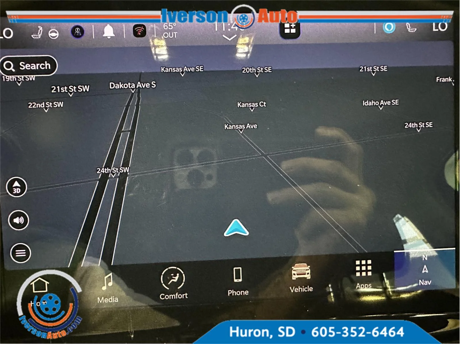 Used 2024 Midnight Sky Jeep Limited image 20