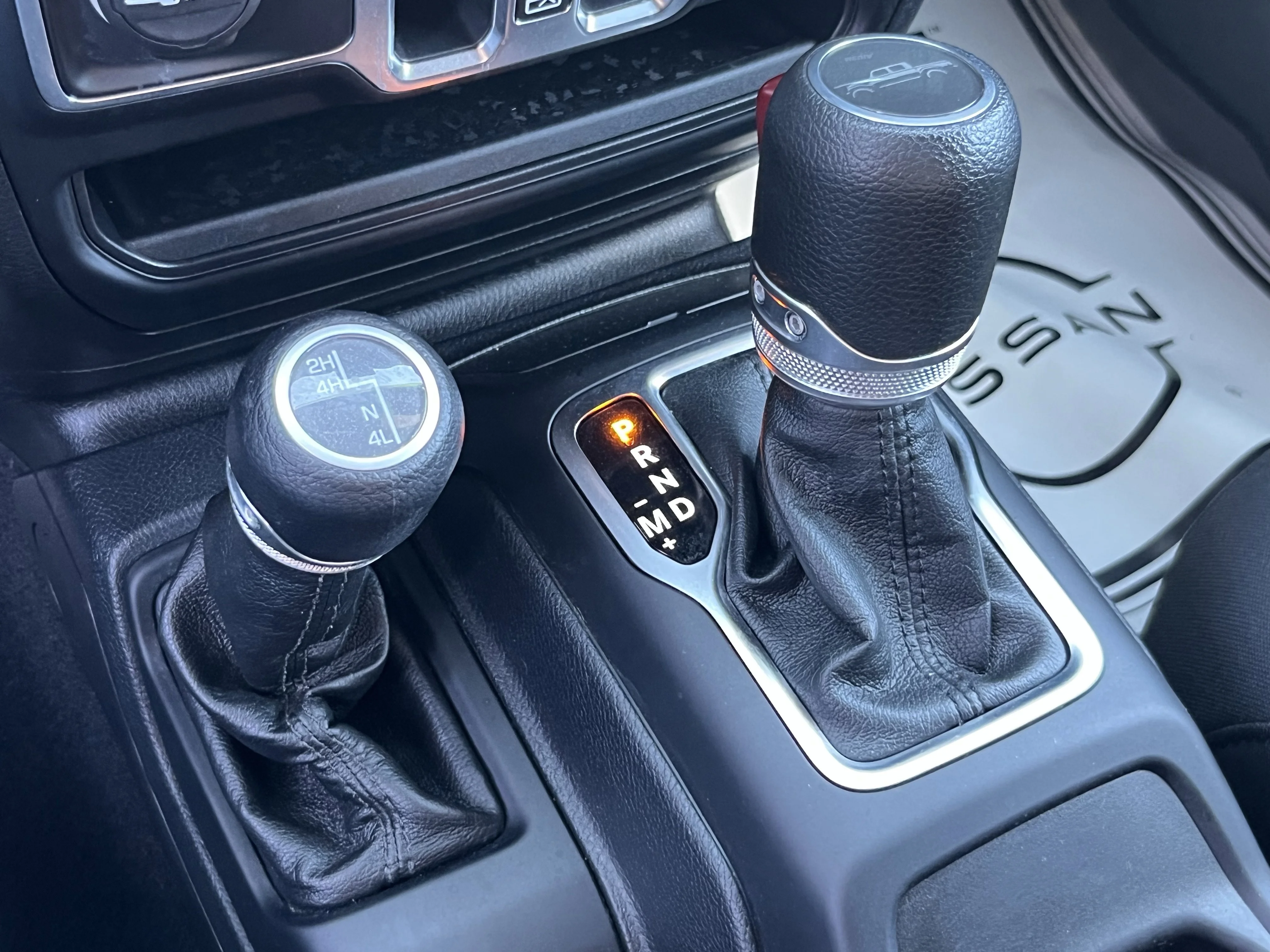 Used 2020 Billet Silver Metallic Jeep Sport image 29