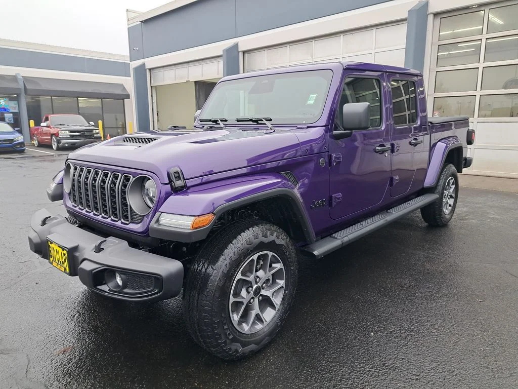 2026 Jeep Gladiator Sport S Auto's photo