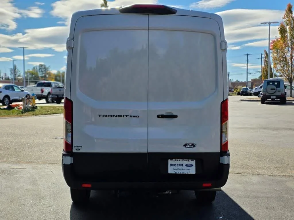 New 2026 Oxford White Ford  image 8