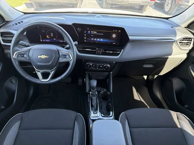 Used 2024 Summit White Chevrolet LT image 13
