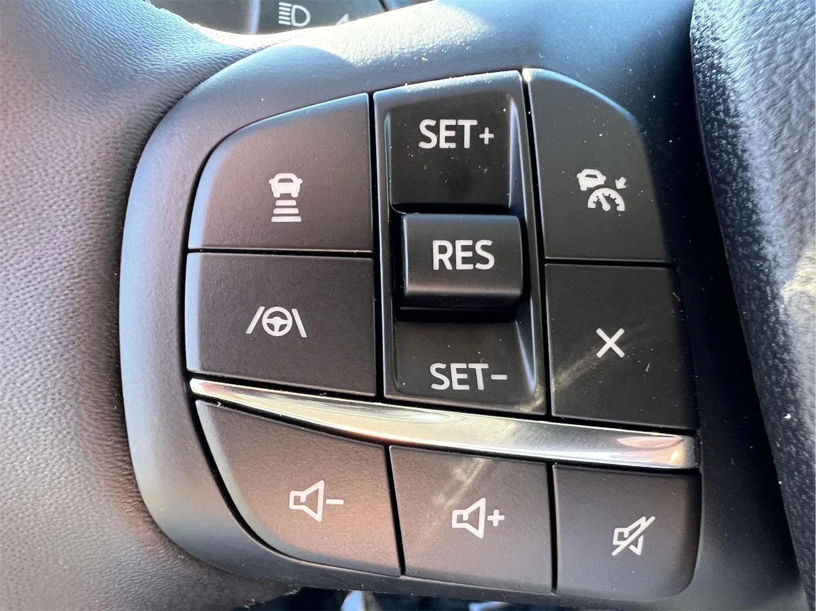 Used 2025 CARBONIZED GRAY METALLIC Ford Outer Banks image 18