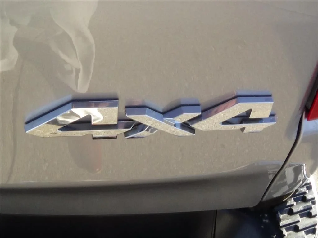 Certified Used 2025 Billet Silver Metallic Clear Coat (psc) RAM Laramie image 11