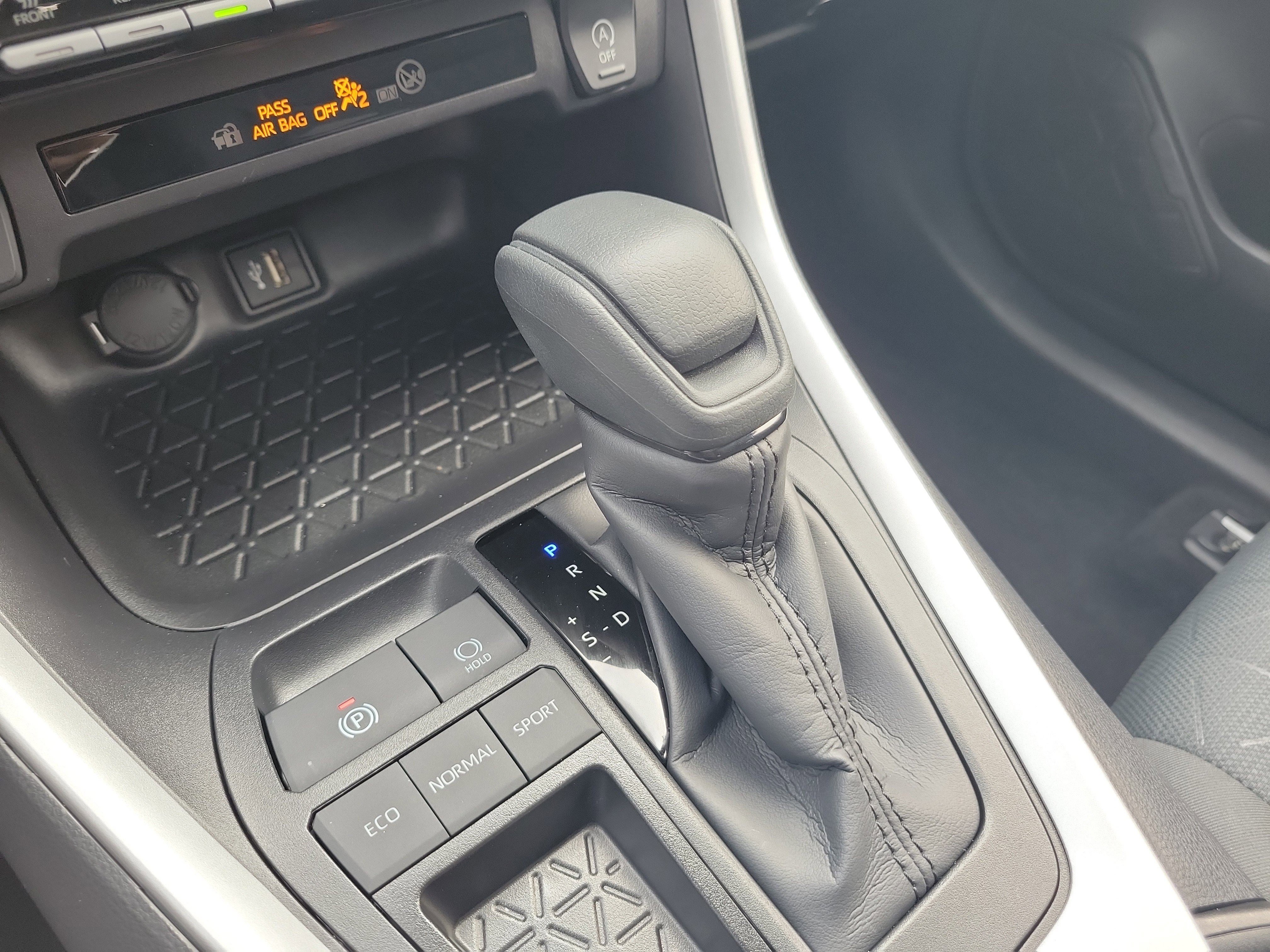 Used 2025 Silver Sky Metallic Toyota XLE image 32
